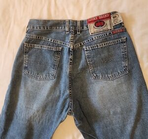 Lucky Brand Jeans Womens 159 Low rise, boot leg button fly Size 10